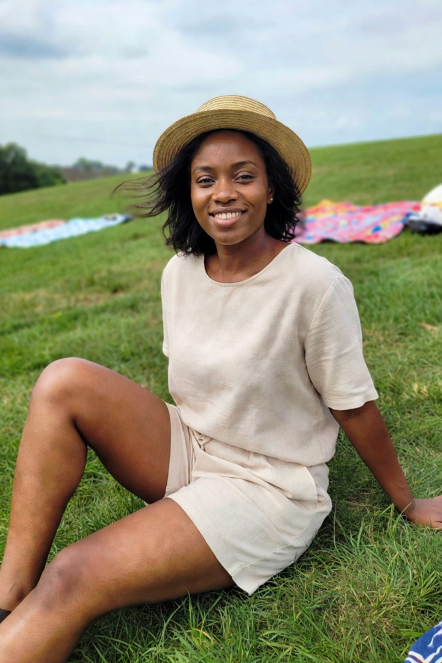 Neutral Linen Shorts Set With A Straw Hat